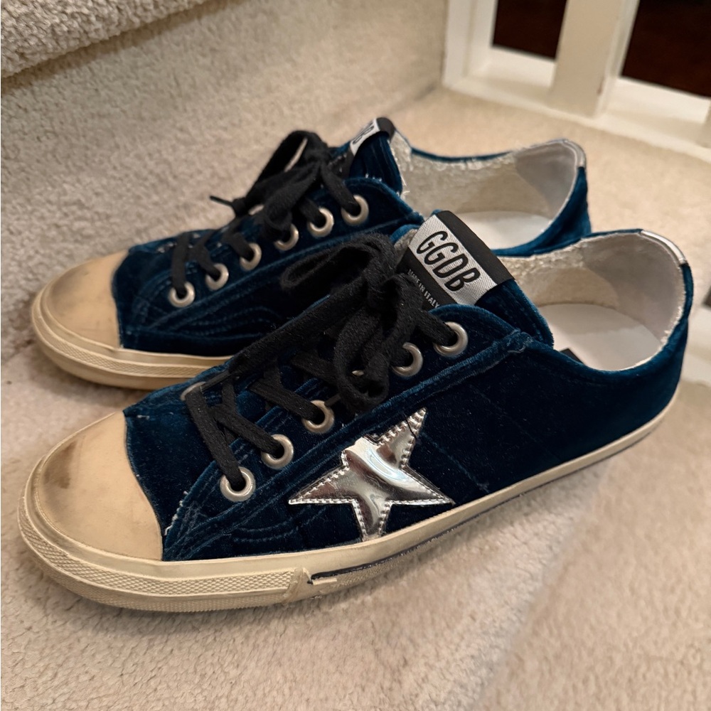 Golden Goose V-Star Sneakers